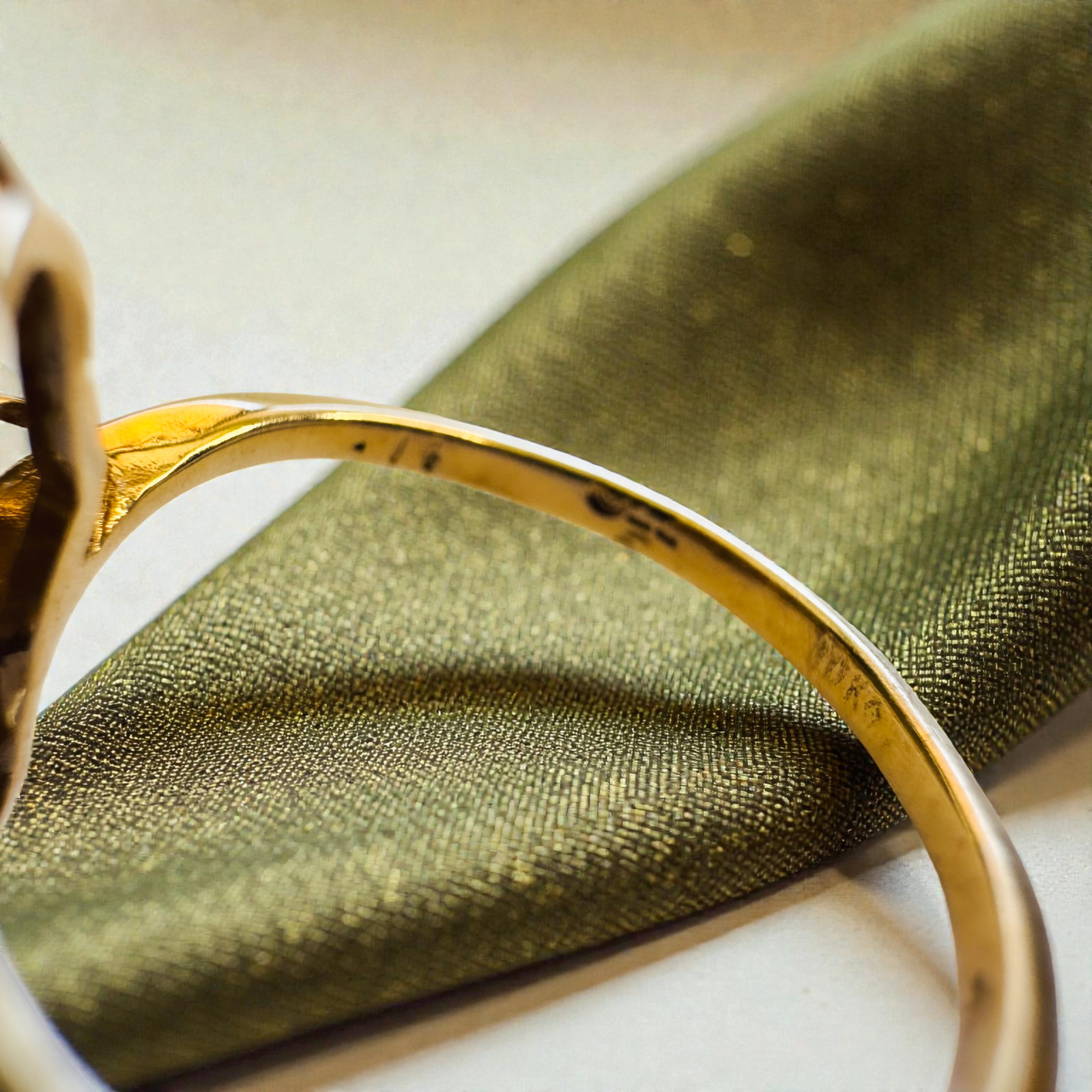 VINTAGE- 10K Gold- Natural Ruby & Diamond Ring -Size 5- 1CTTW Cluster Ring 2.2g