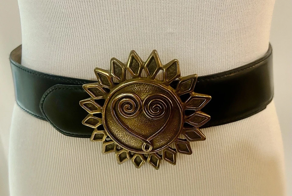 Moschino Redwall Italy sz 40 euro Black Leather Sun Heart Love Belt - Image 2 of 4