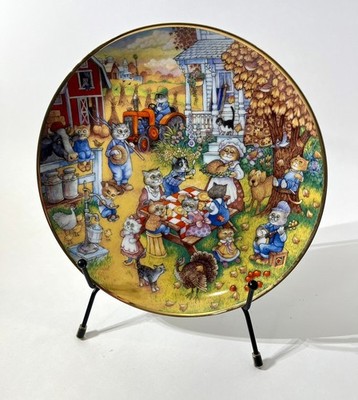 A Purrfect Feast Cats by Bill Bell Franklin Mint 24k Gold Trim Collectible Plate
