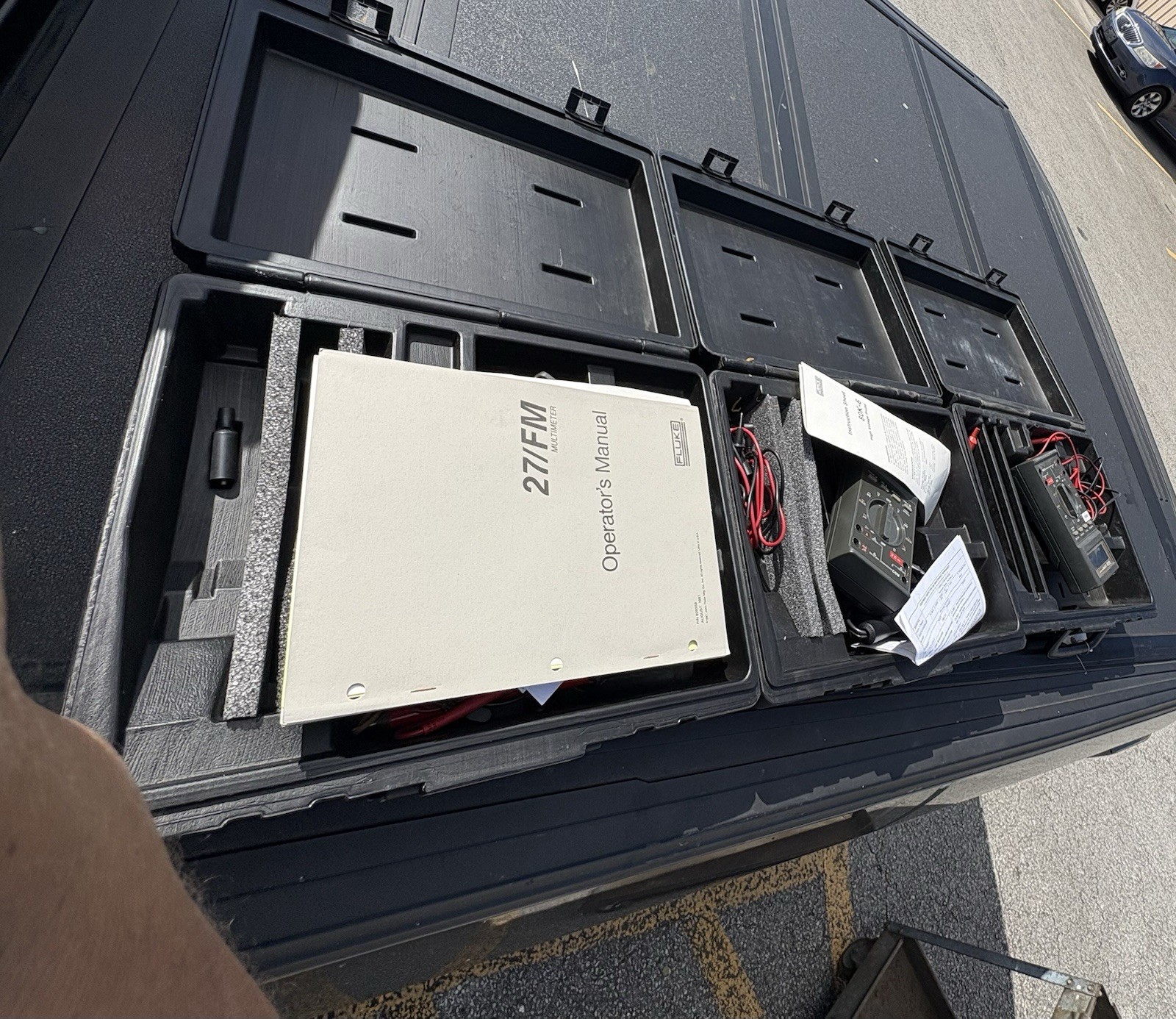 Fluke 27/FM Multimeter with Leads and 80K-6 HV Probe in Case