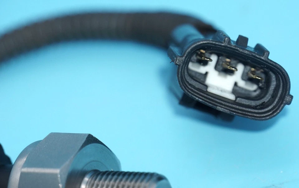 Lexus IS250 IS350 XE20 GS S190 Model Fuel Pressure Sensor GENUINE 89458-30010/11 - Image 4 of 4