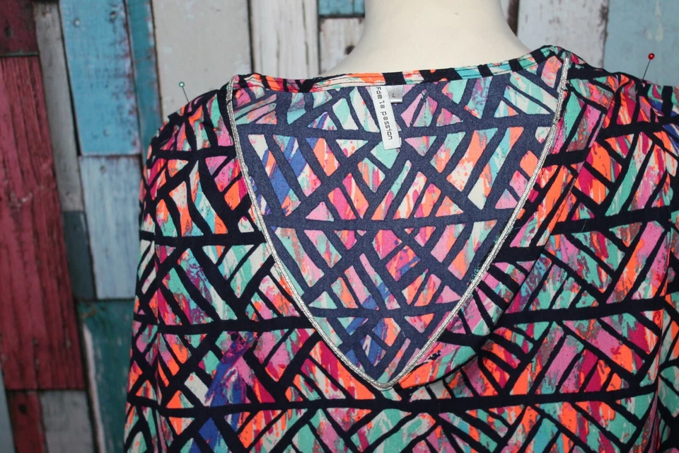 ROBE SANS MANCHE IMPRIMEE  °°°  FDE LA PASSION  °°° TAILLE L   - Photo 2/4