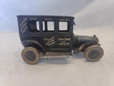 EARLY, RARE STRAUSS DIZZIE LIZZIE/LEAPING LENA WINDUP COMIC CAR OLD JALOPY TOY. 