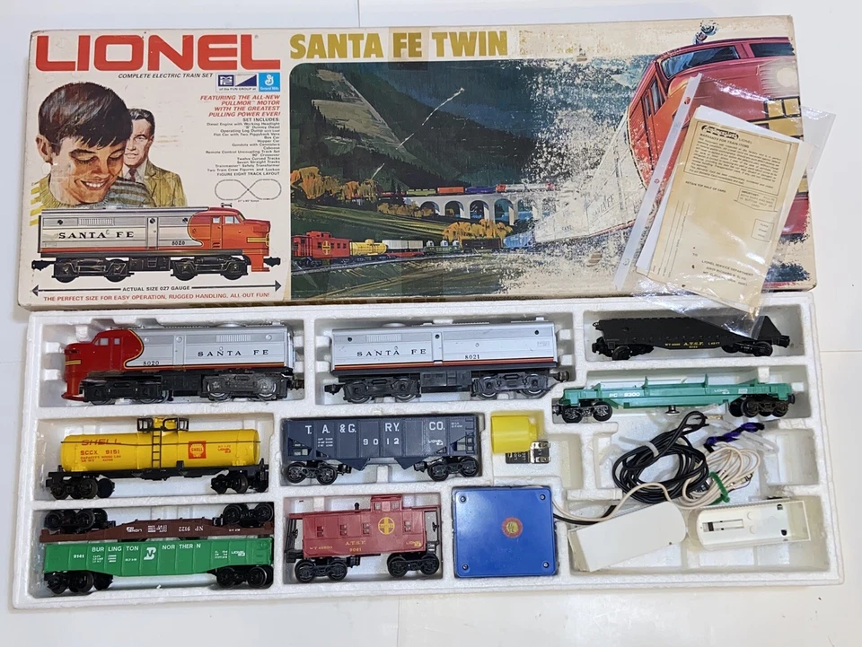 Vintage Lionel Santa Fe Twin Diesel Electric Train O-scale 1974 (No Track) - Image 2 of 4
