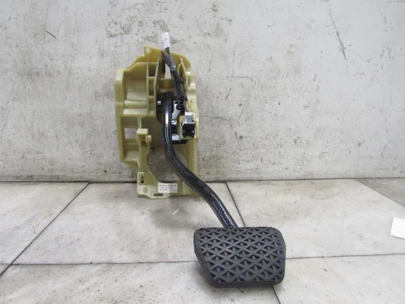 BMW 645CI 2005 pedal de freno pedal de freno Foto 2 de 3