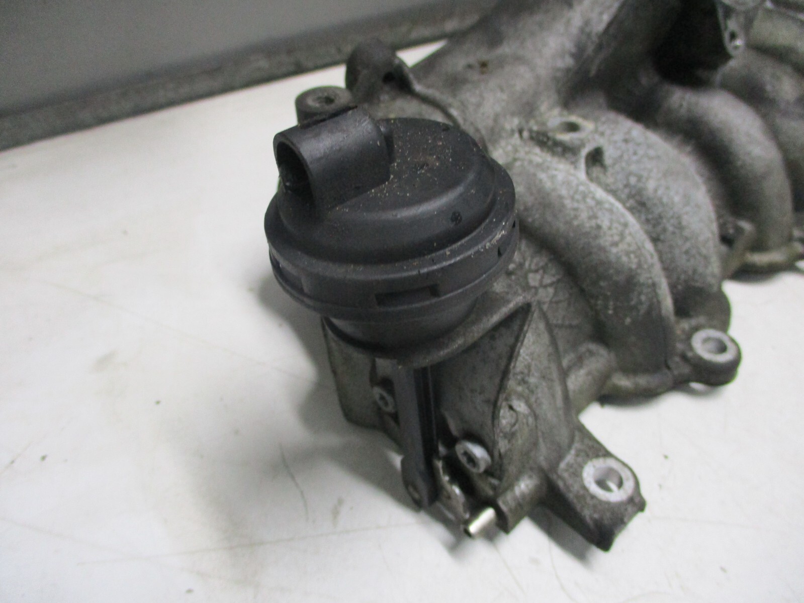 Audi A4 B7 Intake Manifold 03G129713H Actuator BRE 1968cc TDi 2006 ST33