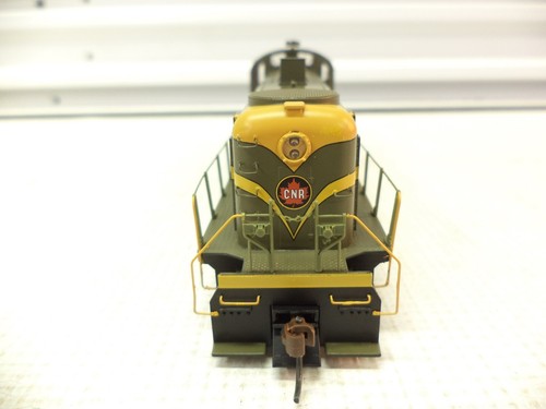 Athearn Ho 96774, Alco RS-3 locomotive, Canadian National 3024 - Picture 4 of 5
