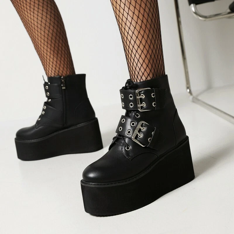 Comfy black ankle boots 2025