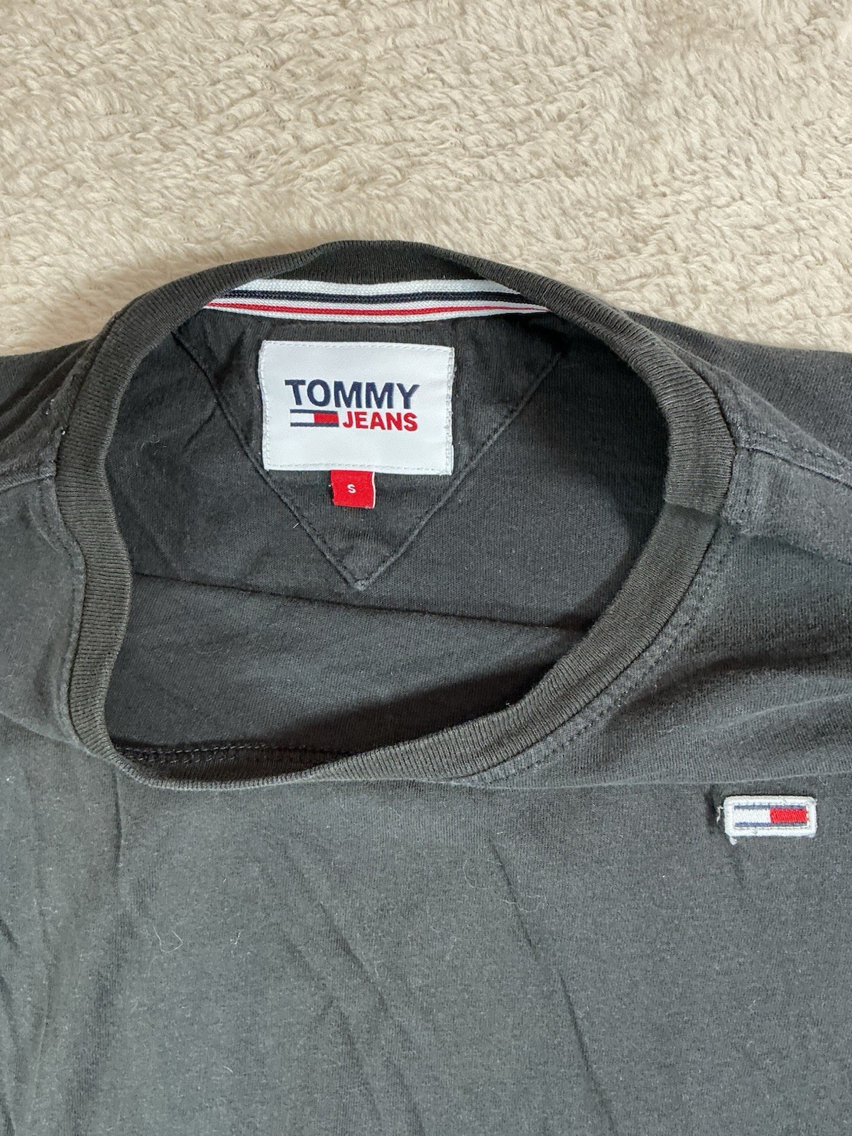 Mens Tommy Hilfiger T Shirt Tee Top Black Size Small image 2