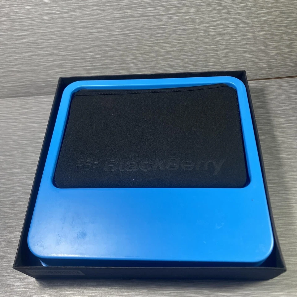 Tablet BlackBerry Playbook RDJ21WW 16 GB 7" Negra *SIN ENCENDIDO* Foto 2 de 4