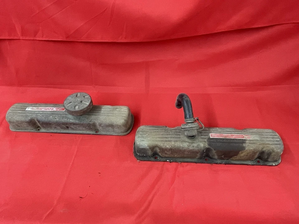 1963 Oldsmobile F 85 Cutlass Valve Covers 215 Motor Olds - Imagem 2 de 4