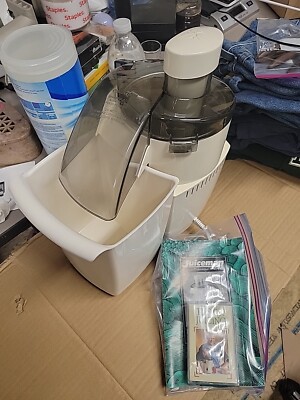 Juiceman Professional Series 410 JM-410C White Fruit & Vegetable Juicer- Works!