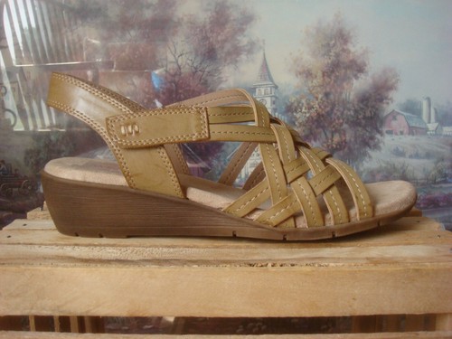 NWOB ~ WEAR.EVER FANNIE ~TAUPE FAUX LEATHER CRISS-CROSS STRAPPY SANDALS ~8M - Picture 2 of 9