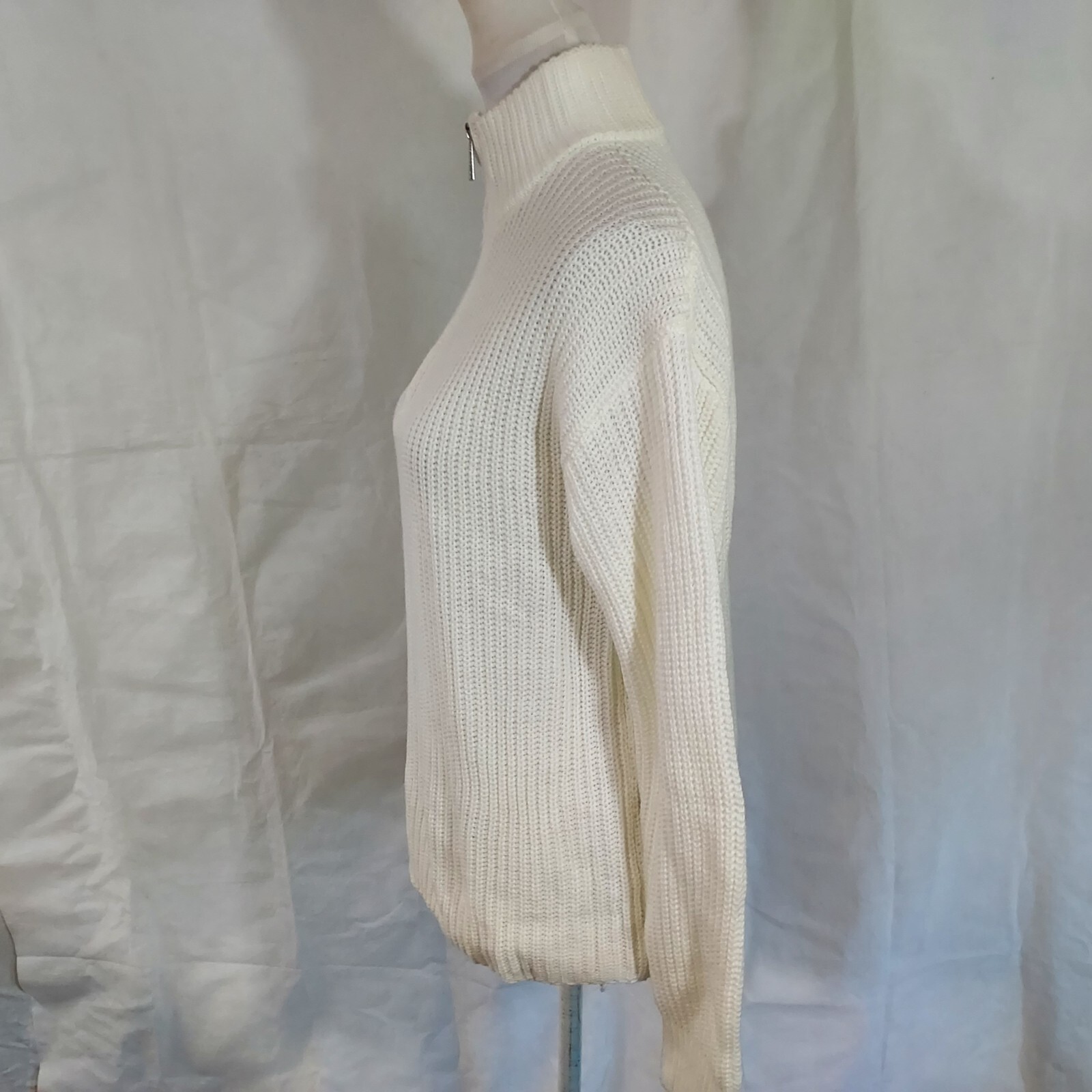 Rue21 Sweater Mock Neck 1/4 Zip Off White Stretch Comfy Size Small NWT