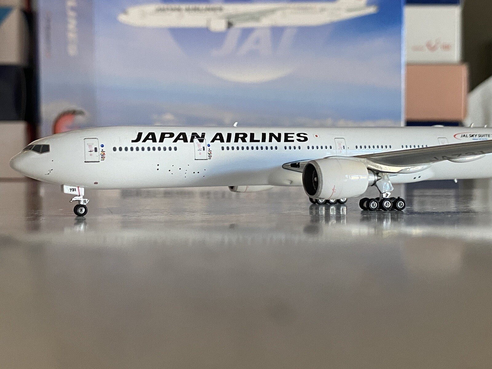 Phoenix 777-300ER 日本航空 JA731J 1/400 1/400 B777-300ER JAL SKY SUITE 777 JA731J [10803