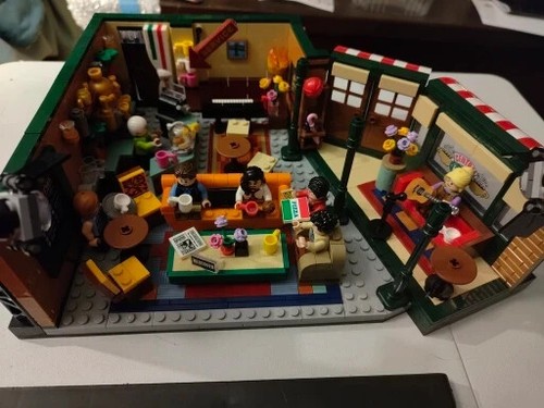 1228Pcs TV American Friend Apartment Central Perk Cafe Model Building Blocks Set - Picture 8 of 9