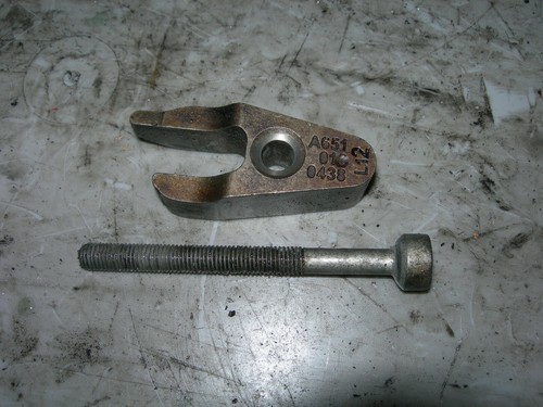 Mercedes OM651 W212 W204 W903 Injektor Einspritzdüsenhalter Schraube A6510160438