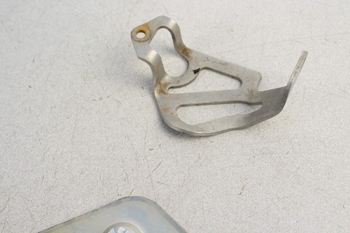 1997 HONDA XR250R XR 250 R Frame Guards / Brake Guards - Picture 7 of 9