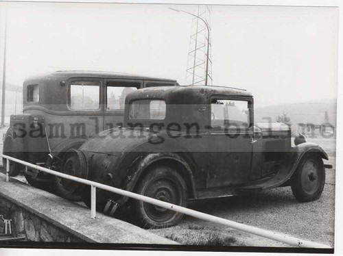 2 Oldtimer HANOMAG? Pressefoto Foto Fotographie photograph Automobil Auto - Picture 1 of 2
