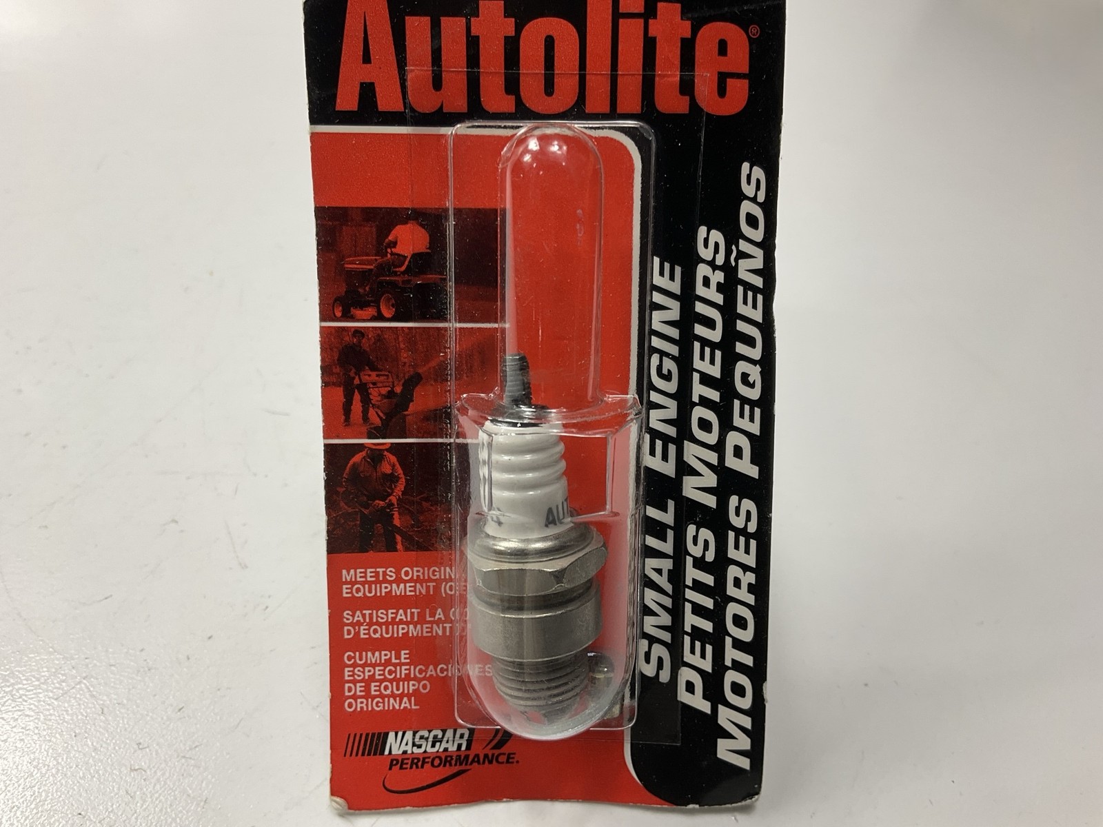 Autolite 2974 Small Engine Copper Spark Plug CJ6Y, CJ7Y, RCJ6Y, RCJ7Y