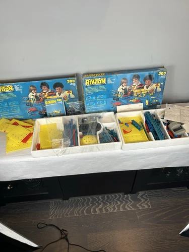 Riviton 300 Parker Brothers Master Building Set Lots Of Parts 2 Sets Vintage