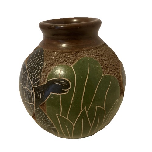 Nicaraguanische handgefertigte geätzte Kunstkeramik Vase Meeresschildkröten 4,25" hoch - Bild 2 von 7