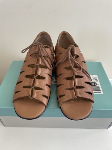Array Women’s Brown Leather Gladiator Sandals Flats Shoes Size 9 M New On Box - Picture 3 of 10