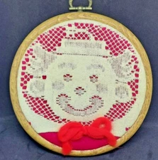 AWESOME Antique Vintage White Needle Net Lace Smiling "CLOWN FACE" Doily 5 3/4"