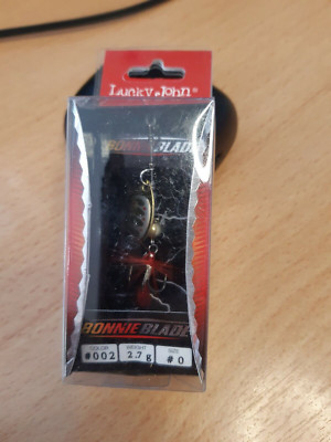 1x Lucky John BONNIE BLADE mit 3er Angel Haken 2.7g Größe #0 GOLD Köder Spinner