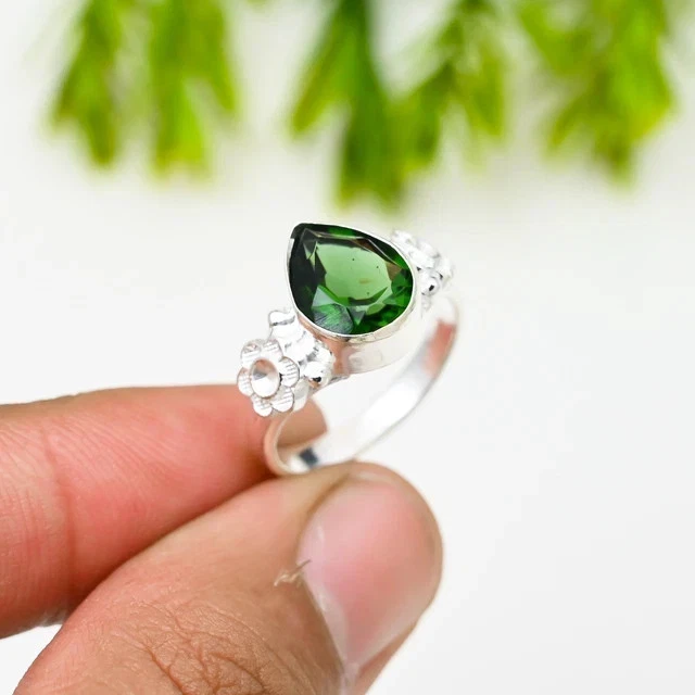 Anel de noivado solitário esmeralda 3 quilates pera criado em laboratório folheado a ouro branco 14K - Imagem 4 de 4