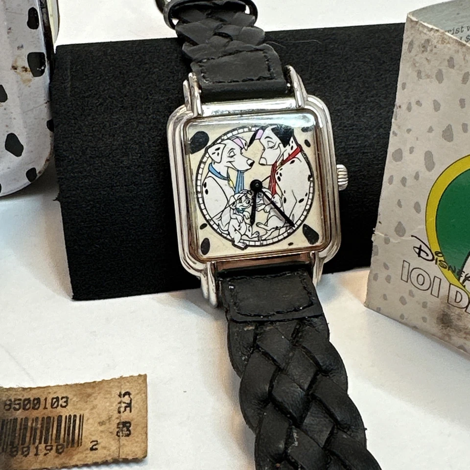 101 Dalmations Reloj Funcionando Con Pin En Fiambrera Lata Disney 3923/5000 Ltd Leer Foto 2 de 4