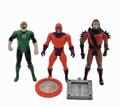 Vintage '84 Dc Superpowers & Marvel secret wars Shields action figures Lot 