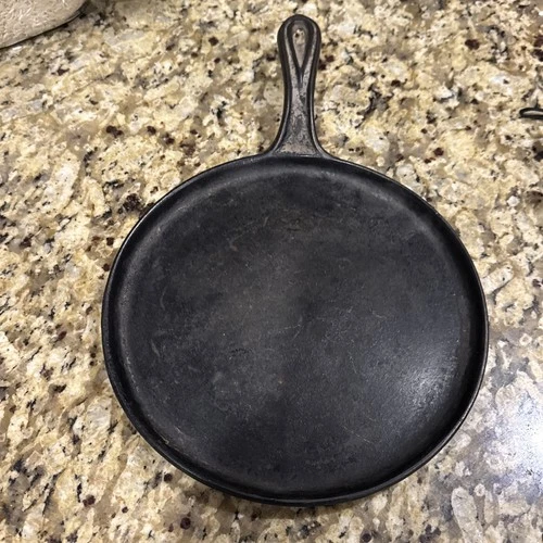 GRIDDLE 9 INCH CAST IRON GRIDDLE GATE MARKED FANCY HANDLE Not Griswold 🔥 Beauty
