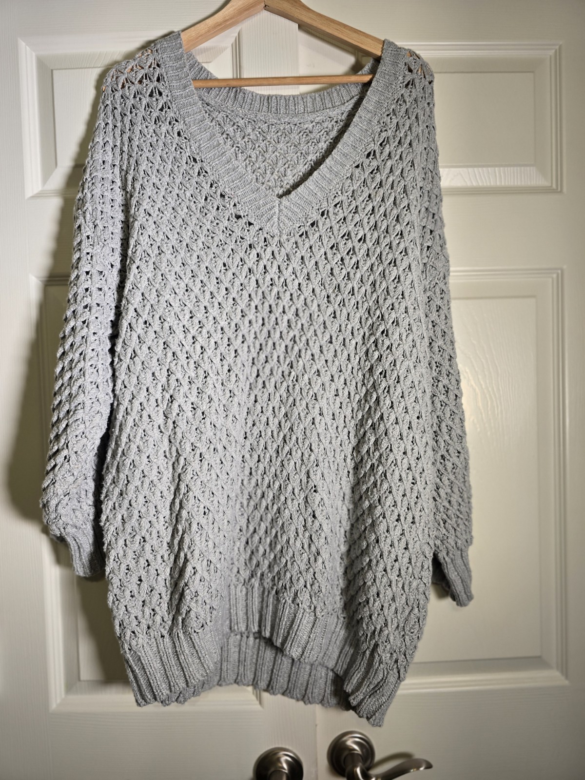 SheIn Gray Open-Knit Pullover V-Neck Lightweight Sweater Women's Size L