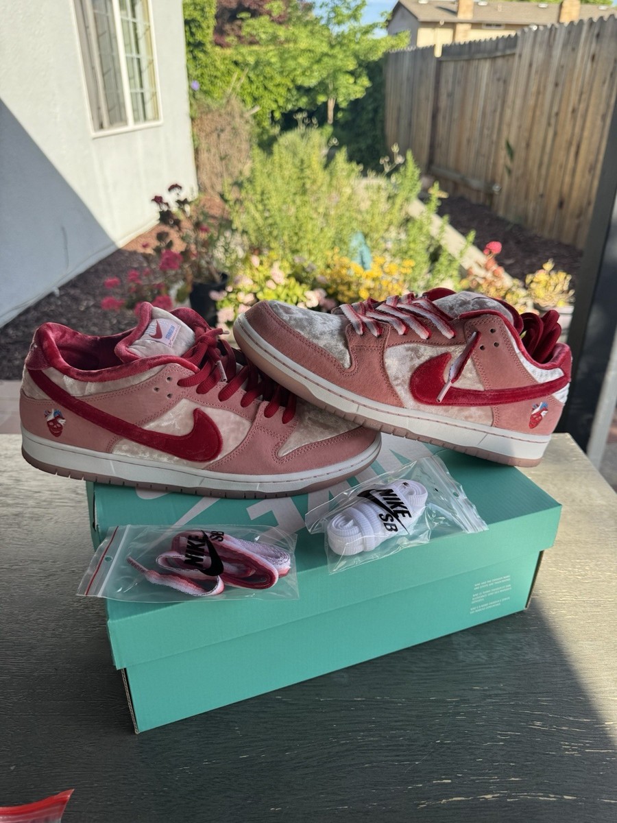 Size 10.5 Nike Dunk Low SB x StrangeLove Valentines Day SPECIAL