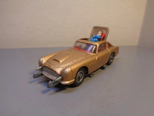 CORGI TOYS ENGLAND No 261 VINTAGE 1960'S JAMES BOND 007 ASTON MARTIN DB 5 VG