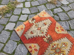 Turkish Vintage Small Rug Handmade Wool Bohemian Bath Mat Rug 1,3 x 2,7 ft