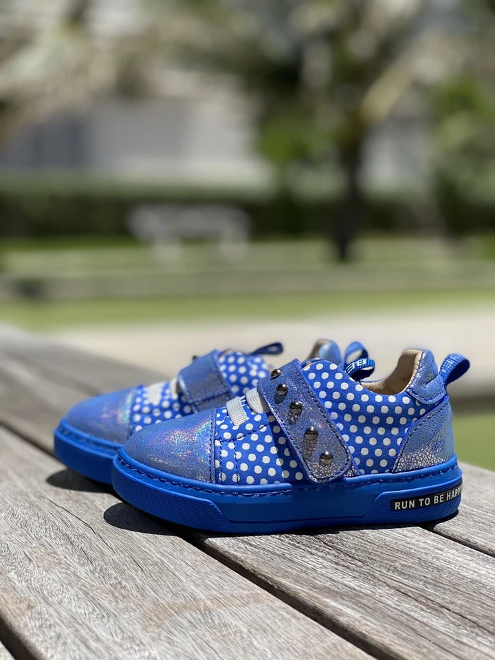 ZAPATOS DEPORTIVOS DE CUERO CON SOPORTE PARA ARCO PARA NIÑAS DE PUNTOS AZULES Foto 4 de 4