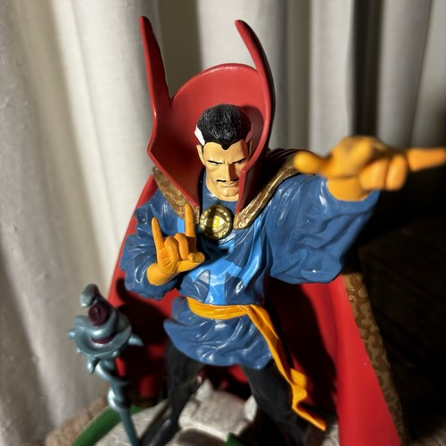 Marvel DR. STRANA Scultura 10" Applausi Edizione Limitata 728/1500 - Foto 4 di 9