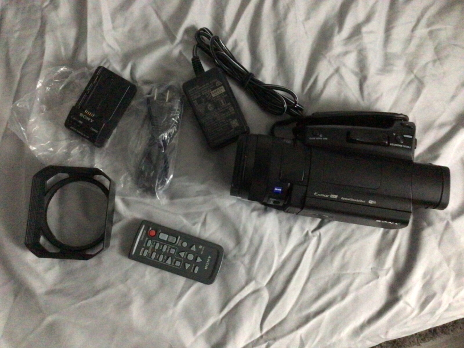 Sony 4K Handycam FDR-AX700