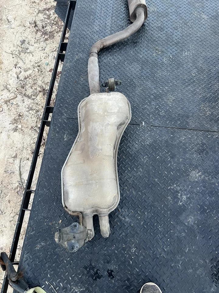 Silenciador de escape trasero ajuste directo se adapta a: Volkswagen Beetle 2006-2010 2,5 L Foto 2 de 4