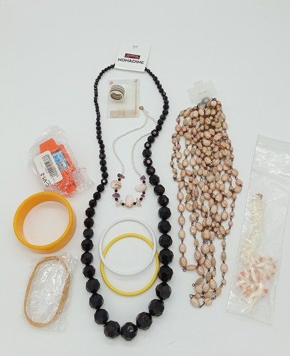 Lot de 22 bagues fantaisies (D'occasion) à Crassier pour CHF 20 – avec