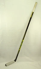 True Catalyst 9X Grip Senior Composite Hockey Stick Marner Right 85 Flex TC2 Lie