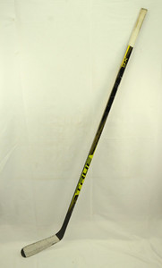 True Catalyst 9X Grip Senior Composite Hockey Stick Marner Right 85 Flex TC2 Lie