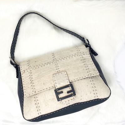 バッグ FENDI Baguette wool handbag FENDI GREY ZUCCA WOOL BAGUETTE BAG – RDB