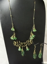 Art Nouveau Revival Green Glass Flower Lucite Drop Necklace Ears Set Vtg Style
