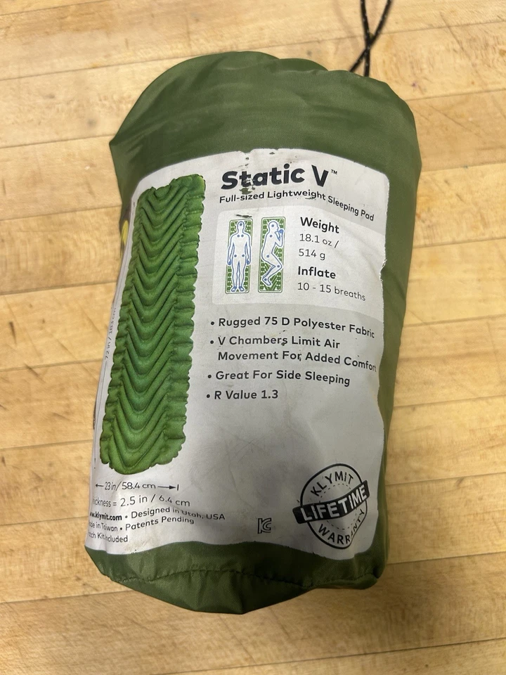 Almohadilla para dormir ligera Klymit Static v verde, inflable, 10-15 respiraciones 2 rellenos Foto 2 de 4