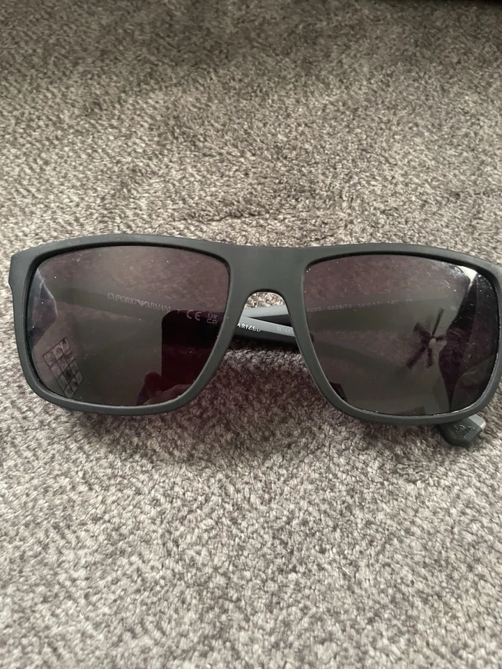 Gafas de sol para hombre EMPORIO ARMANI EA4033 5229T3 negro gris polarizado gris talla 56 mm Foto 2 de 4