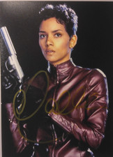Halle Berry orig, Autogramm  13x18 James Bond  Girl 007