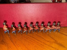 BRITAINS TOY SOLDIERS SET 120 COLDSTREAM GUARDS KNEELING FIRING L K